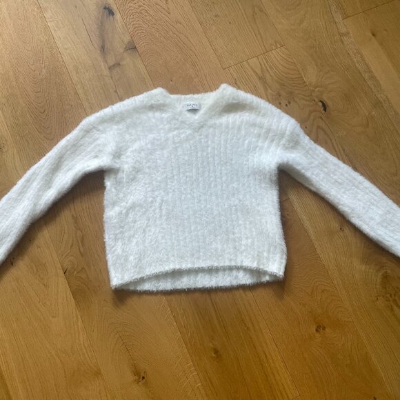 Aritzia Babaton Fuzzy Preppy Ribbed Oversized Crop Sweater XS - Picture 1 of 5